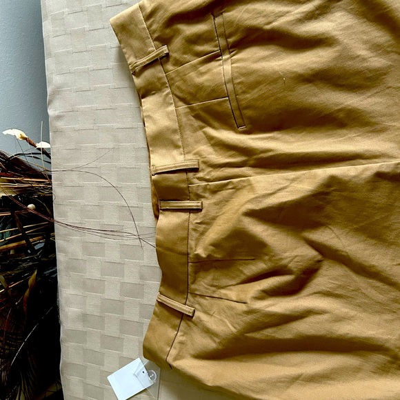 Good American Good 90’s Pleated High Rise Wide Leg Pant in Khaki - Picture 7 of 15